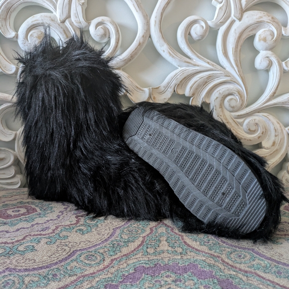 Faux Fur Black Ankle Booties - Picture 3 of 3